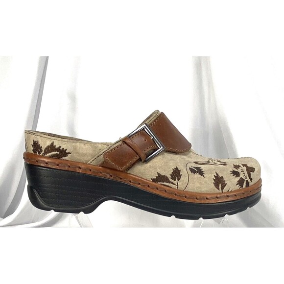 Women's Tan and Brown Clogs - Picture 4 of 10